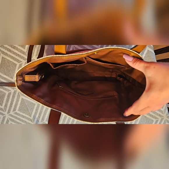 Gently used Fossil bag - Picture 2 of 2